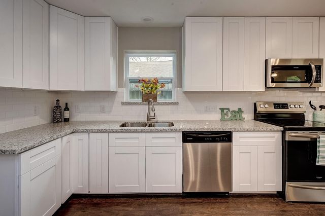 158 Bluebonnet Street, Sugar Land, TX 77478