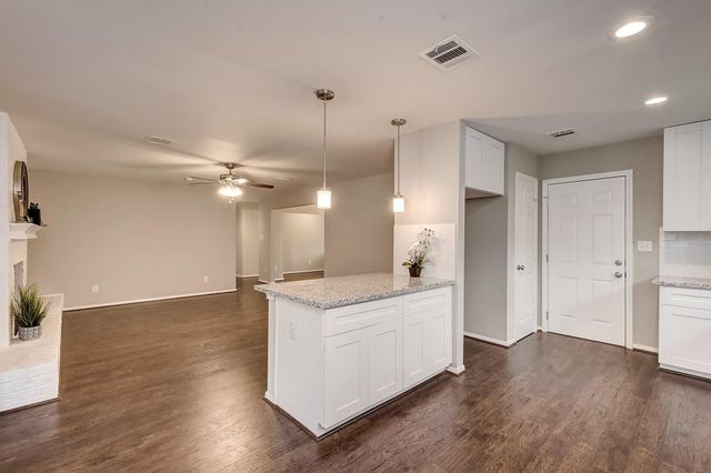 158 Bluebonnet Street, Sugar Land, TX 77478