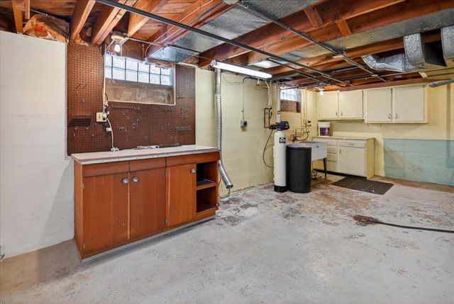 321 S Owen Drive, Madison, WI 53705