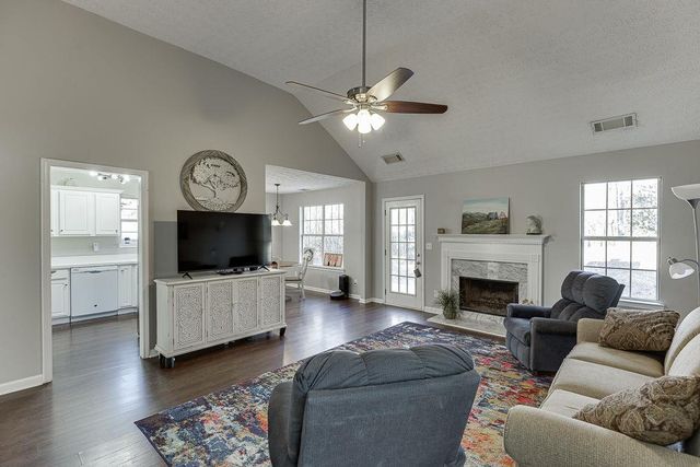 4842 Canberra Way, Flowery Branch, GA 30542
