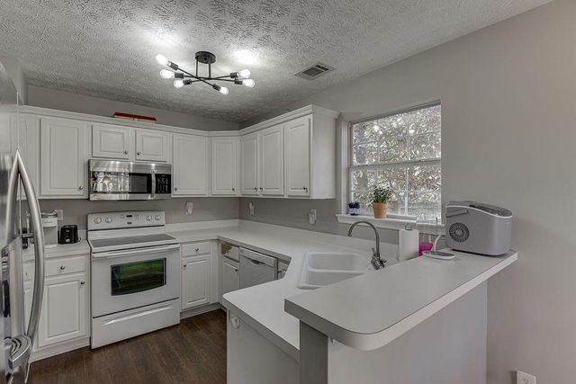 4842 Canberra Way, Flowery Branch, GA 30542