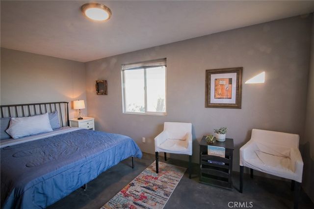 915 Dakota Lane, Landers, CA 92285