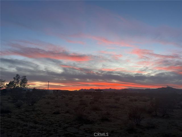 915 Dakota Lane, Landers, CA 92285