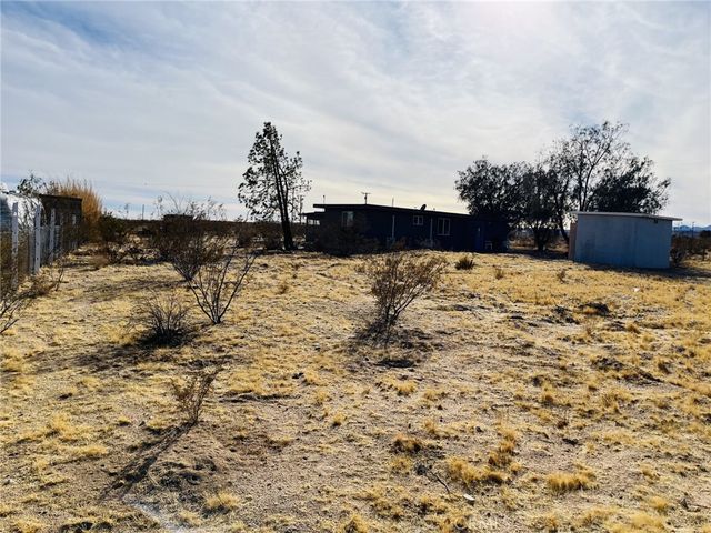 915 Dakota Lane, Landers, CA 92285