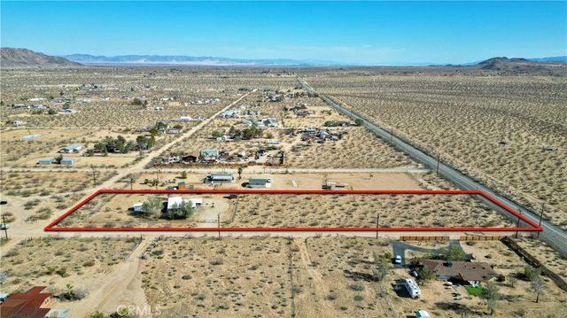 915 Dakota Lane, Landers, CA 92285