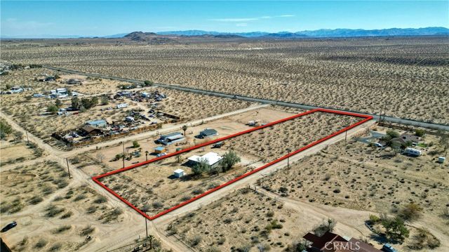 915 Dakota Lane, Landers, CA 92285