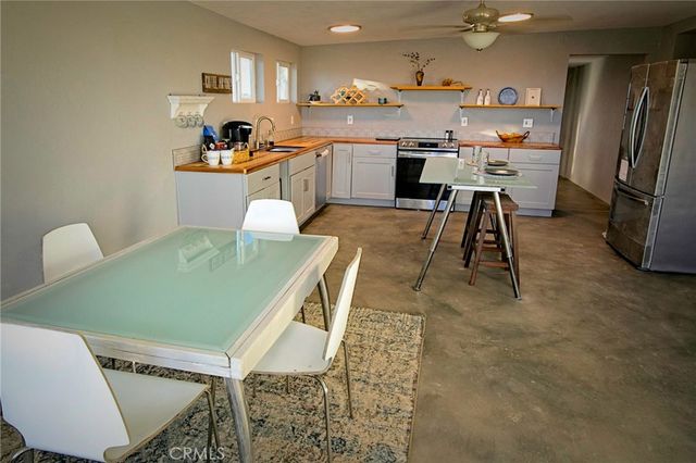 915 Dakota Lane, Landers, CA 92285