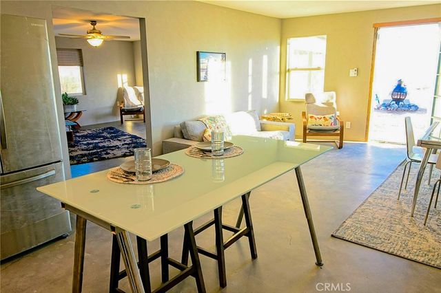 915 Dakota Lane, Landers, CA 92285