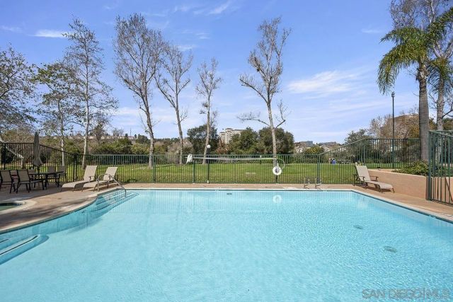 640 Camino De La Reina 1206, San Diego, CA 92108