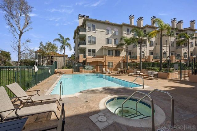 640 Camino De La Reina 1206, San Diego, CA 92108