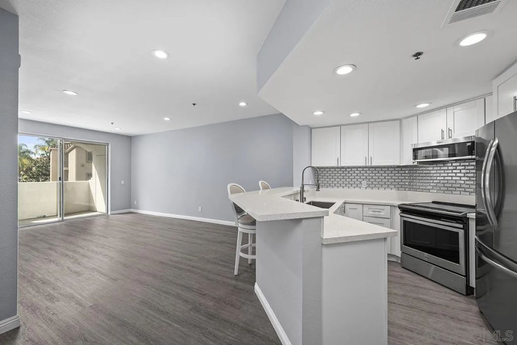 640 Camino De La Reina 1206, San Diego, CA 92108