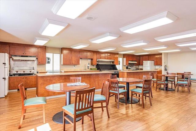 1220 Tasman Drive, Sunnyvale, CA 94089