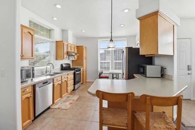 1220 Tasman Drive, Sunnyvale, CA 94089