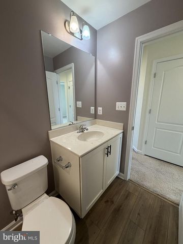 40 ORCHARD GREEN DR, Charles Town, WV 25414