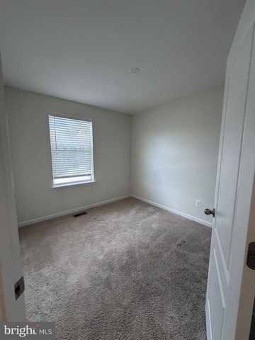 40 ORCHARD GREEN DR, Charles Town, WV 25414