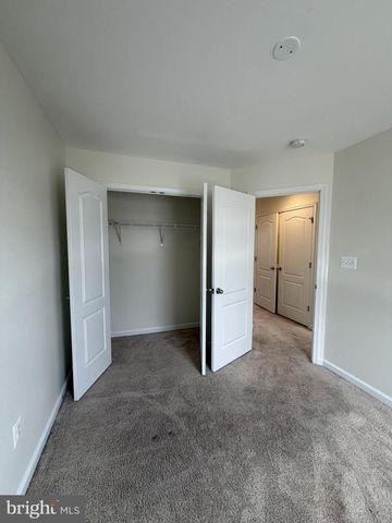 40 ORCHARD GREEN DR, Charles Town, WV 25414