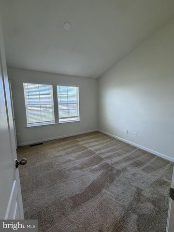 40 ORCHARD GREEN DR, Charles Town, WV 25414