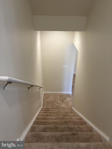 40 ORCHARD GREEN DR, Charles Town, WV 25414