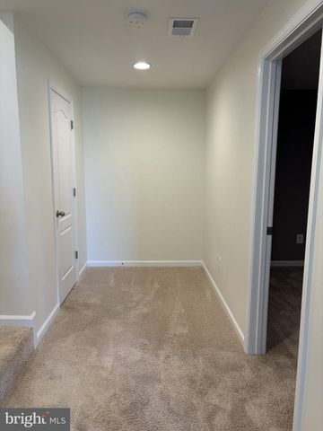 40 ORCHARD GREEN DR, Charles Town, WV 25414