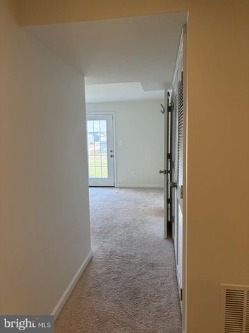 40 ORCHARD GREEN DR, Charles Town, WV 25414