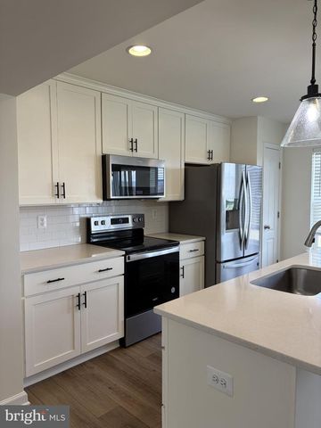 40 ORCHARD GREEN DR, Charles Town, WV 25414