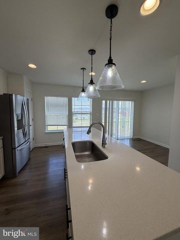 40 ORCHARD GREEN DR, Charles Town, WV 25414