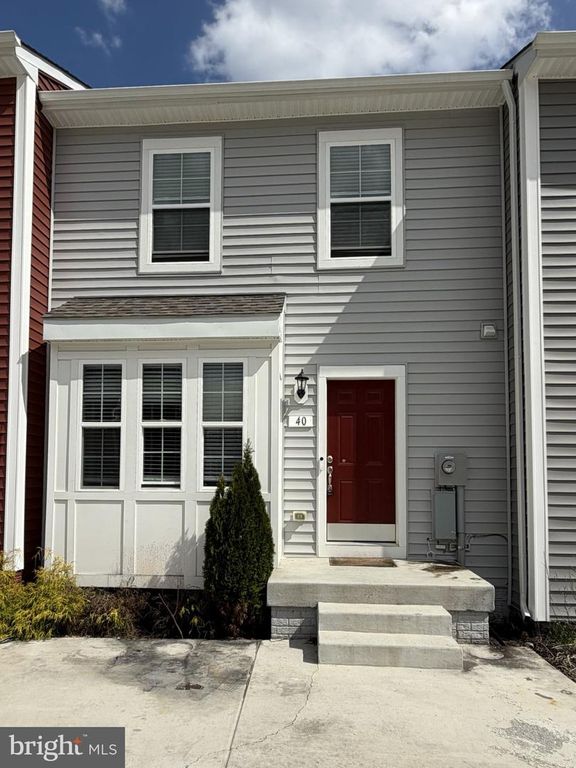 40 ORCHARD GREEN DR, Charles Town, WV 25414