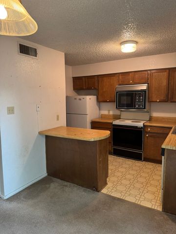 2101 Mistletoe Avenue, Fort Worth, TX 76110