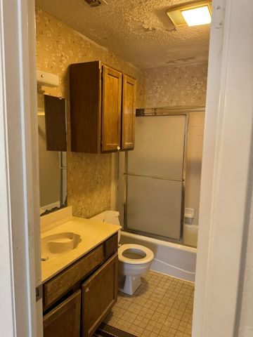 2101 Mistletoe Avenue, Fort Worth, TX 76110