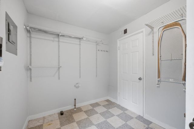 1039 N Kokomo, Derby, KS 67037