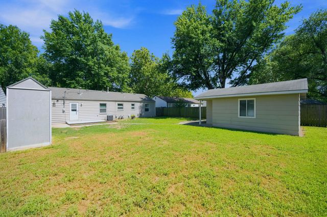 1039 N Kokomo, Derby, KS 67037