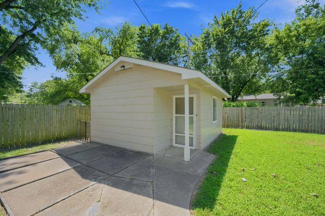 1039 N Kokomo, Derby, KS 67037
