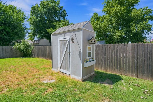 1039 N Kokomo, Derby, KS 67037