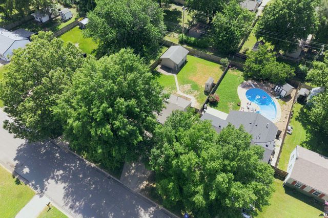 1039 N Kokomo, Derby, KS 67037