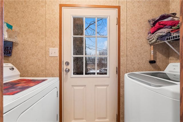 74 Bloomdale MHP, West Bloomfield, NY 14469