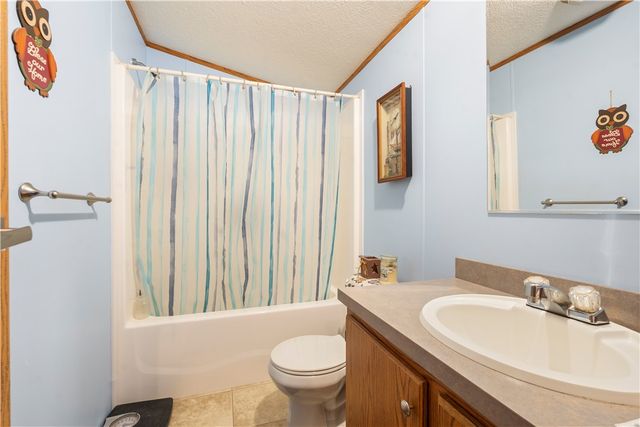 74 Bloomdale MHP, West Bloomfield, NY 14469