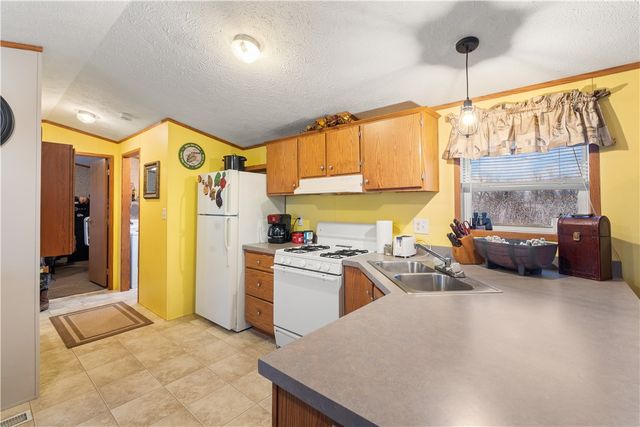 74 Bloomdale MHP, West Bloomfield, NY 14469