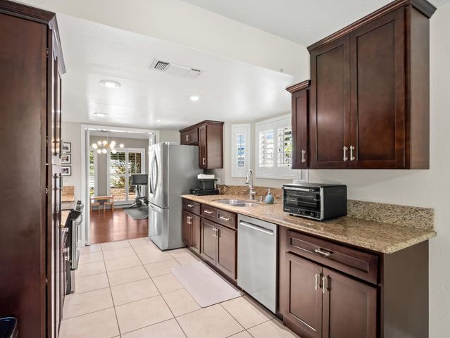 8732 N Fuller Avenue, Fresno, CA 93720