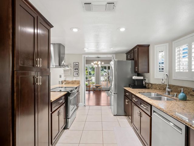 8732 N Fuller Avenue, Fresno, CA 93720