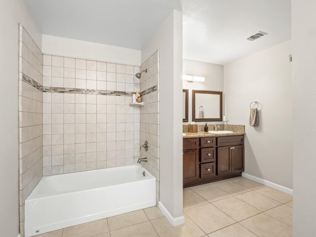 8732 N Fuller Avenue, Fresno, CA 93720