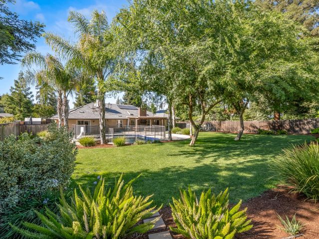 8732 N Fuller Avenue, Fresno, CA 93720