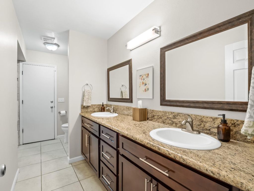 Image 23 of property listing at 8732 N Fuller Avenue, Fresno, CA 93720
