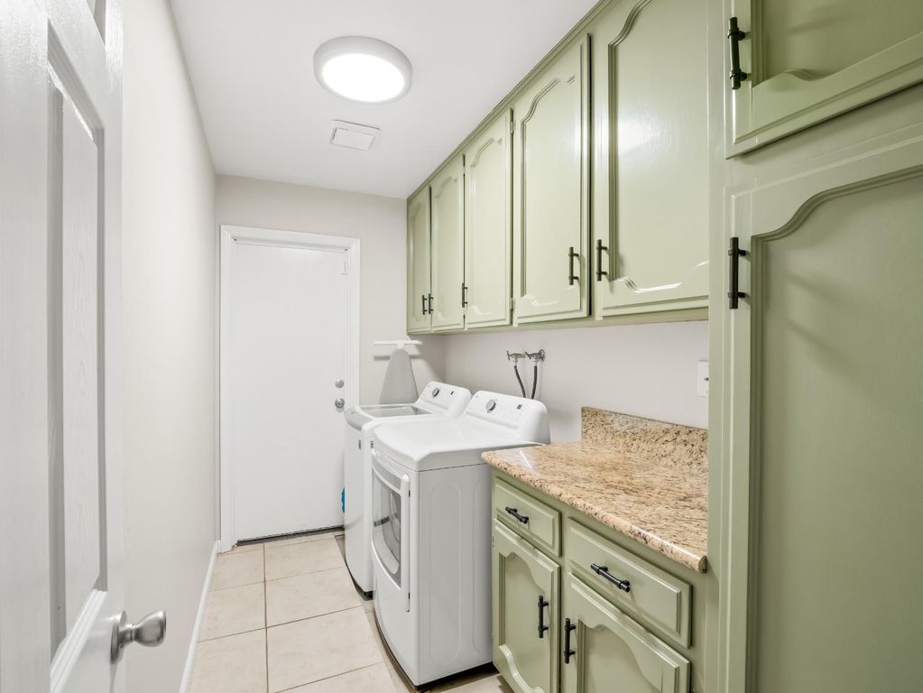 Image 25 of property listing at 8732 N Fuller Avenue, Fresno, CA 93720