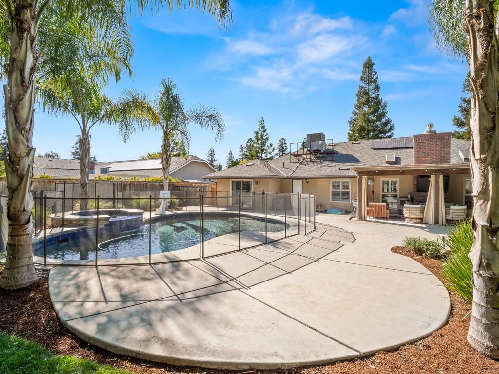 Image 36 of property listing at 8732 N Fuller Avenue, Fresno, CA 93720