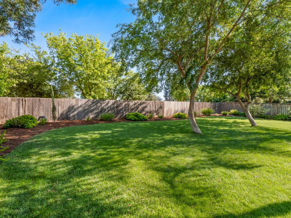 Image 38 of property listing at 8732 N Fuller Avenue, Fresno, CA 93720
