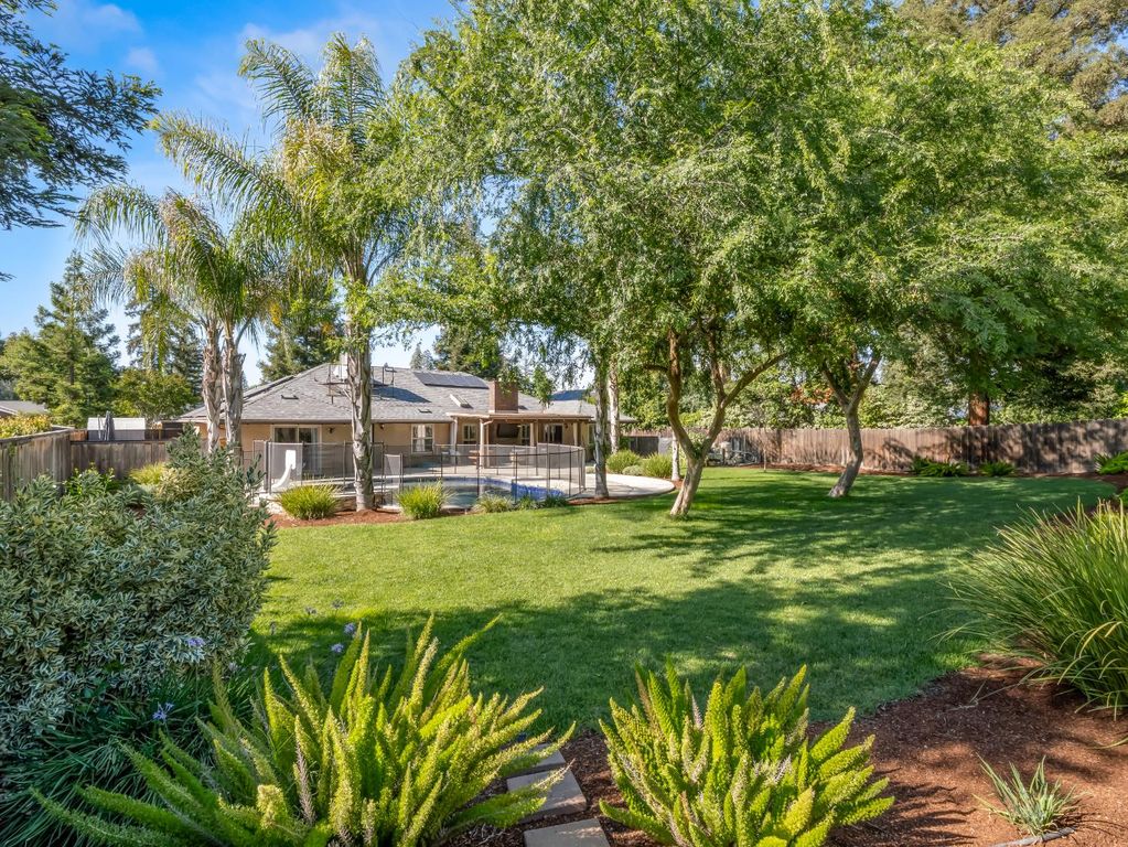 Image 39 of property listing at 8732 N Fuller Avenue, Fresno, CA 93720