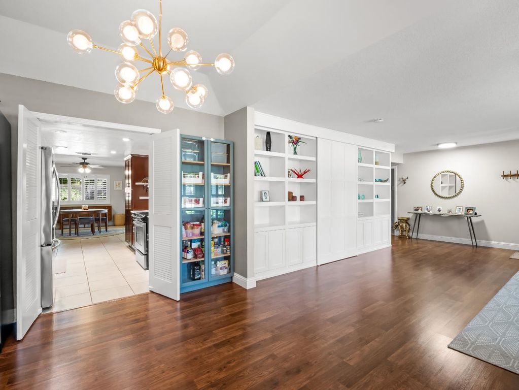 Image 9 of property listing at 8732 N Fuller Avenue, Fresno, CA 93720