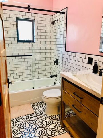 3714 E 12th Street, Oakland, CA 94601