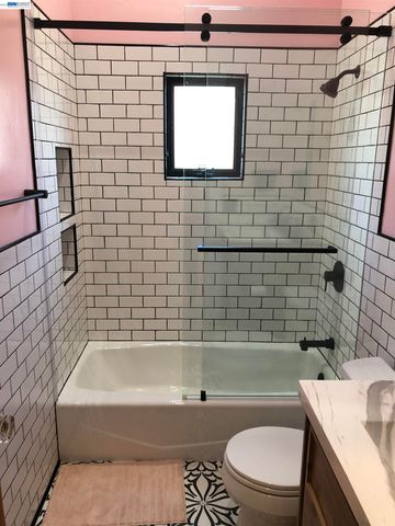 3714 E 12th Street, Oakland, CA 94601