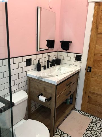 3714 E 12th Street, Oakland, CA 94601